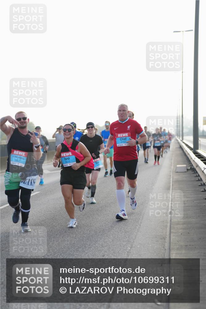 03.10.2026 - Köhlbrandbrückenlauf LAZAROV Photography http://msf.ph/oto/10699311 03.10.2026 09:20:33 Position 3 1447, 1615, 2747 meine-sportfotos.de
