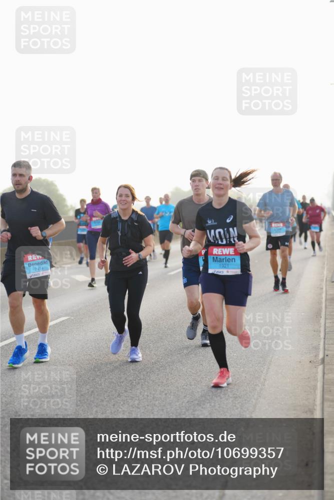 03.10.2026 - Köhlbrandbrückenlauf LAZAROV Photography http://msf.ph/oto/10699357 03.10.2026 09:20:38 Position 3 2414, 1921 meine-sportfotos.de