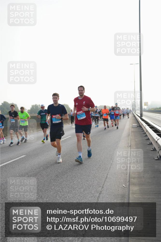 03.10.2026 - Köhlbrandbrückenlauf LAZAROV Photography http://msf.ph/oto/10699497 03.10.2026 09:20:54 Position 3  meine-sportfotos.de
