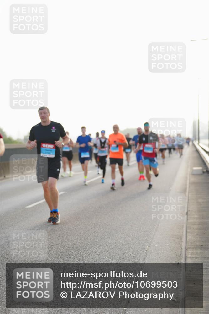 03.10.2026 - Köhlbrandbrückenlauf LAZAROV Photography http://msf.ph/oto/10699503 03.10.2026 09:20:56 Position 3  meine-sportfotos.de