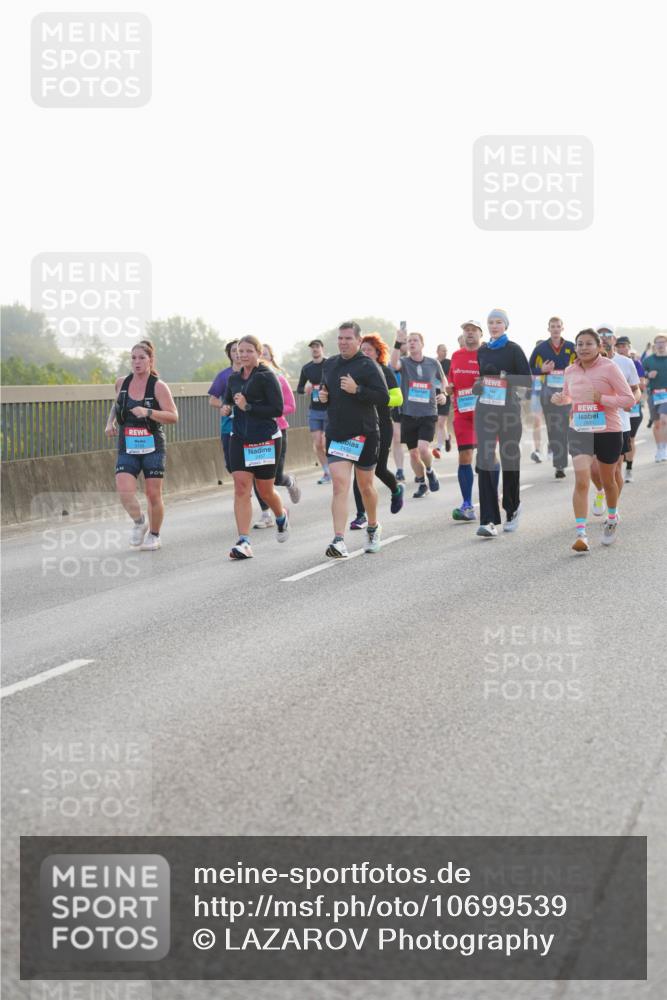 03.10.2026 - Köhlbrandbrückenlauf LAZAROV Photography http://msf.ph/oto/10699539 03.10.2026 09:21:01 Position 3  meine-sportfotos.de