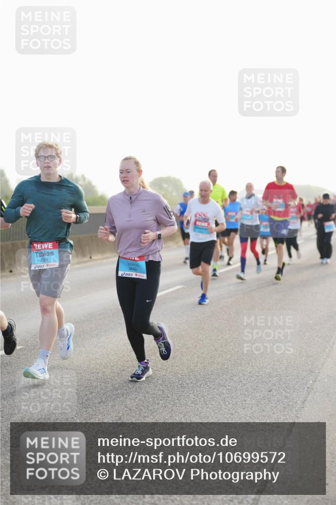 03.10.2026 - Köhlbrandbrückenlauf LAZAROV Photography http://msf.ph/oto/10699572 03.10.2026 09:21:08 Position 3 2549, 3842 meine-sportfotos.de
