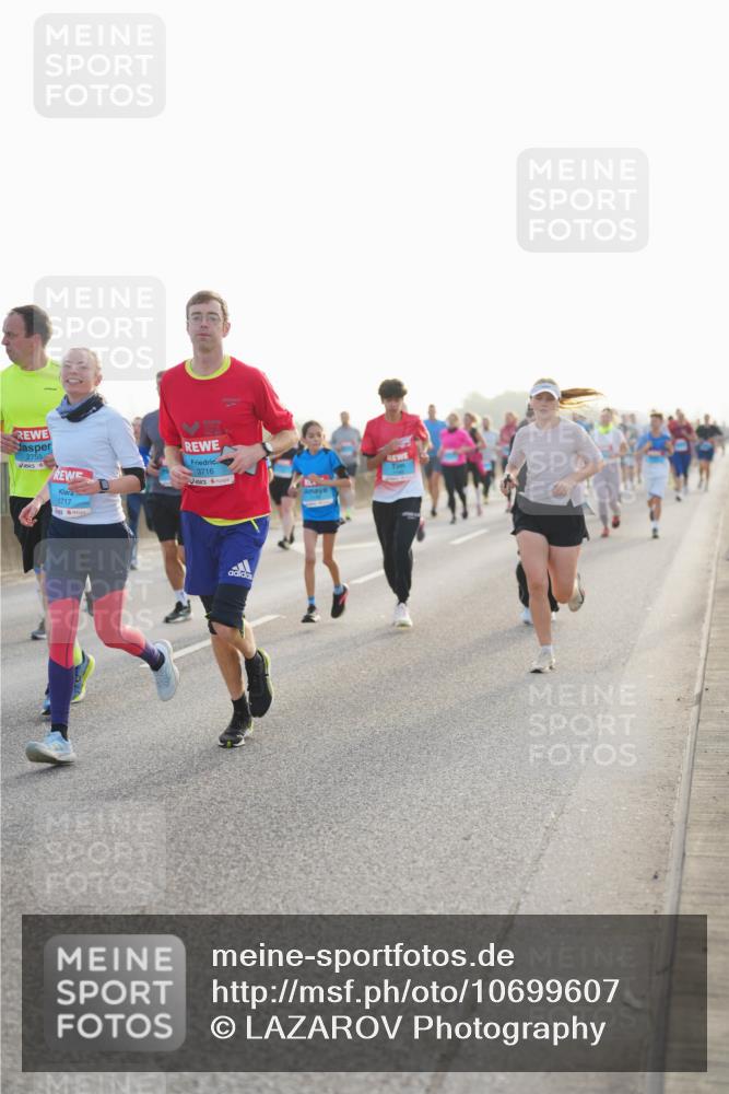 03.10.2026 - Köhlbrandbrückenlauf LAZAROV Photography http://msf.ph/oto/10699607 03.10.2026 09:21:10 Position 3 2755, 8717, 3716 meine-sportfotos.de