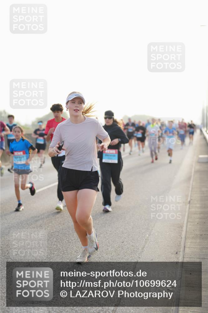 03.10.2026 - Köhlbrandbrückenlauf LAZAROV Photography http://msf.ph/oto/10699624 03.10.2026 09:21:11 Position 3  meine-sportfotos.de
