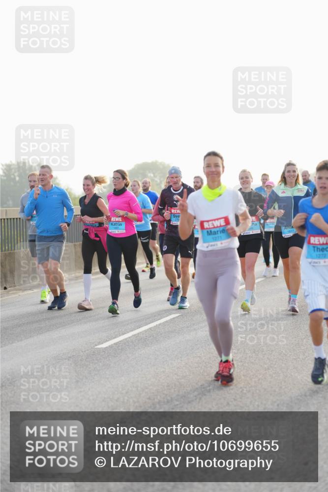 03.10.2026 - Köhlbrandbrückenlauf LAZAROV Photography http://msf.ph/oto/10699655 03.10.2026 09:21:15 Position 3 1271, 1817, 1272 meine-sportfotos.de