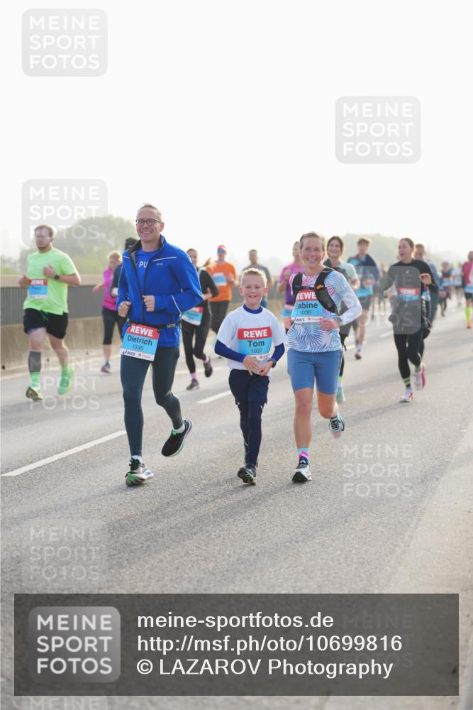 03.10.2026 - Köhlbrandbrückenlauf LAZAROV Photography http://msf.ph/oto/10699816 03.10.2026 09:21:35 Position 3 1035, 1037, 1036 meine-sportfotos.de