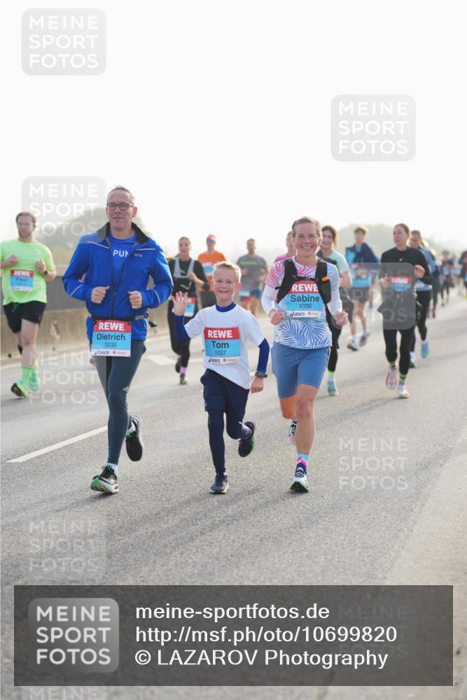 03.10.2026 - Köhlbrandbrückenlauf LAZAROV Photography http://msf.ph/oto/10699820 03.10.2026 09:21:35 Position 3 1035, 1037, 1036 meine-sportfotos.de