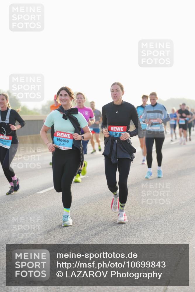 03.10.2026 - Köhlbrandbrückenlauf LAZAROV Photography http://msf.ph/oto/10699843 03.10.2026 09:21:38 Position 3 2096, 2944 meine-sportfotos.de