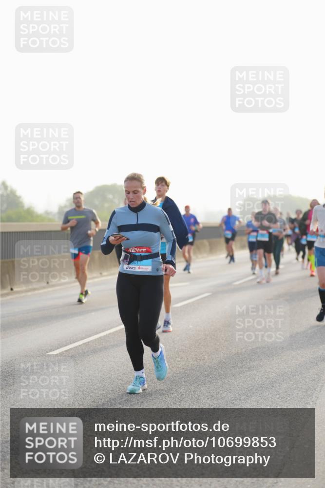 03.10.2026 - Köhlbrandbrückenlauf LAZAROV Photography http://msf.ph/oto/10699853 03.10.2026 09:21:40 Position 3 8011 meine-sportfotos.de