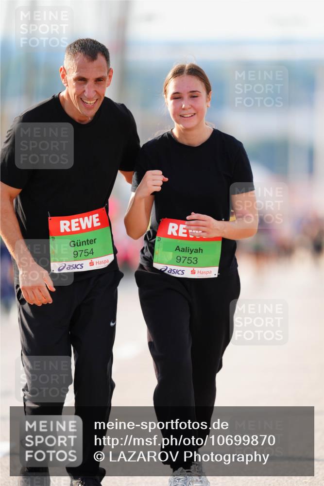 03.10.2026 - Köhlbrandbrückenlauf LAZAROV Photography http://msf.ph/oto/10699870 03.10.2026 16:08:40 Position 2 9754, 9753 meine-sportfotos.de