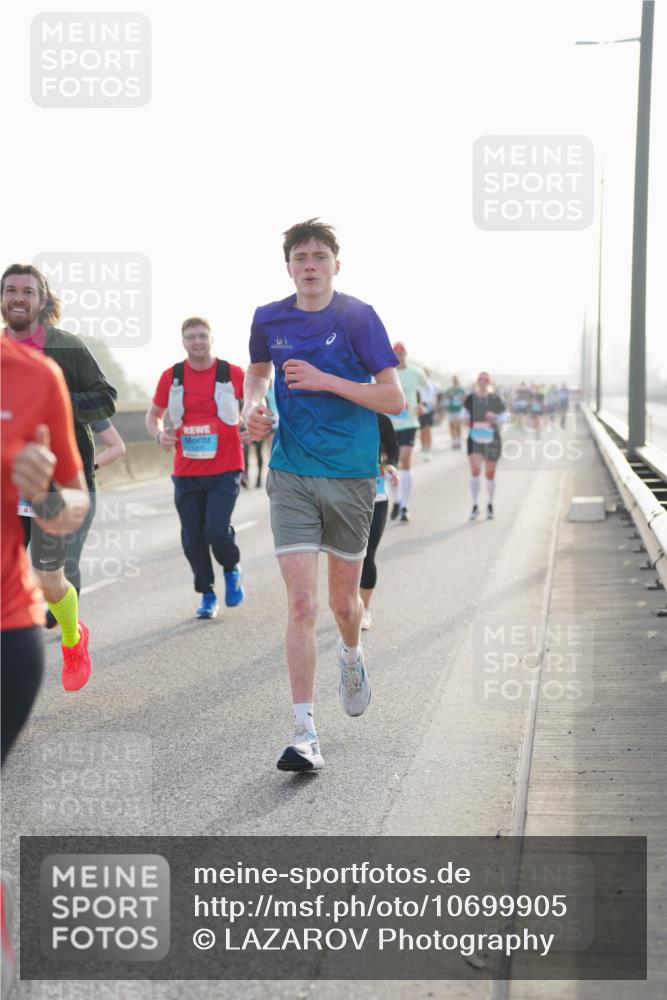 03.10.2026 - Köhlbrandbrückenlauf LAZAROV Photography http://msf.ph/oto/10699905 03.10.2026 09:21:46 Position 3  meine-sportfotos.de