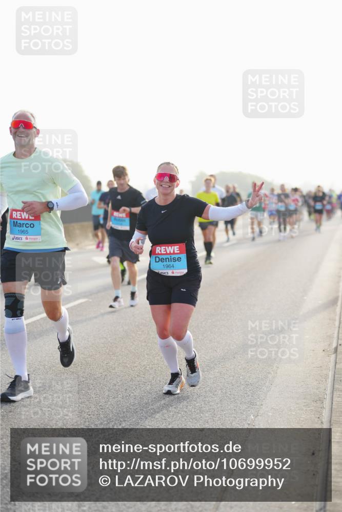 03.10.2026 - Köhlbrandbrückenlauf LAZAROV Photography http://msf.ph/oto/10699952 03.10.2026 09:21:50 Position 3 1965, 1964 meine-sportfotos.de