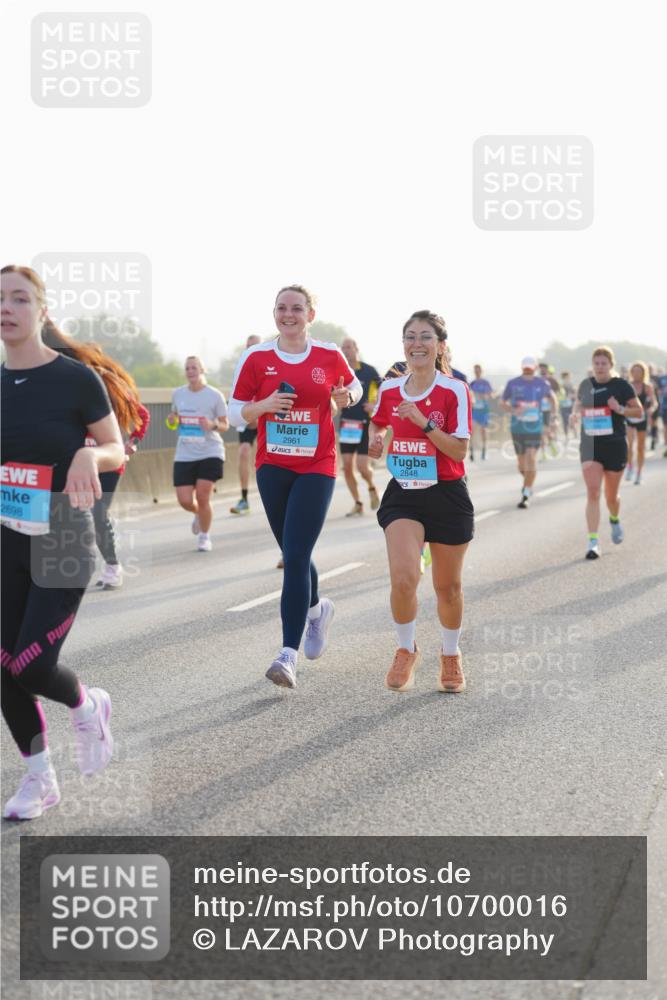 03.10.2026 - Köhlbrandbrückenlauf LAZAROV Photography http://msf.ph/oto/10700016 03.10.2026 09:21:59 Position 3 2698, 2961, 2848 meine-sportfotos.de