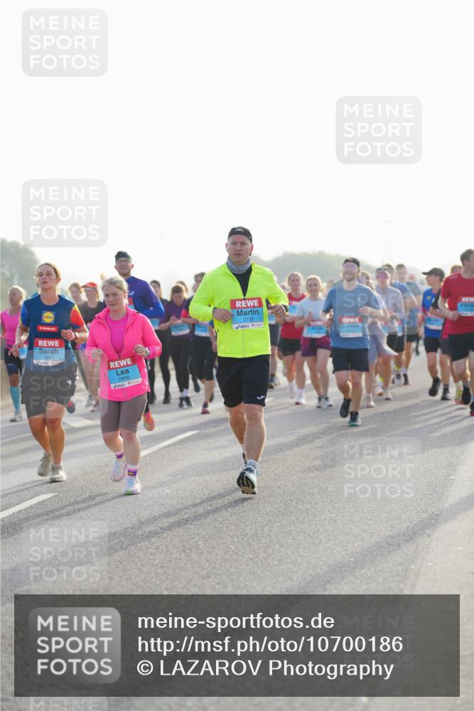 03.10.2026 - Köhlbrandbrückenlauf LAZAROV Photography http://msf.ph/oto/10700186 03.10.2026 09:22:21 Position 3 1943, 2806, 2159 meine-sportfotos.de