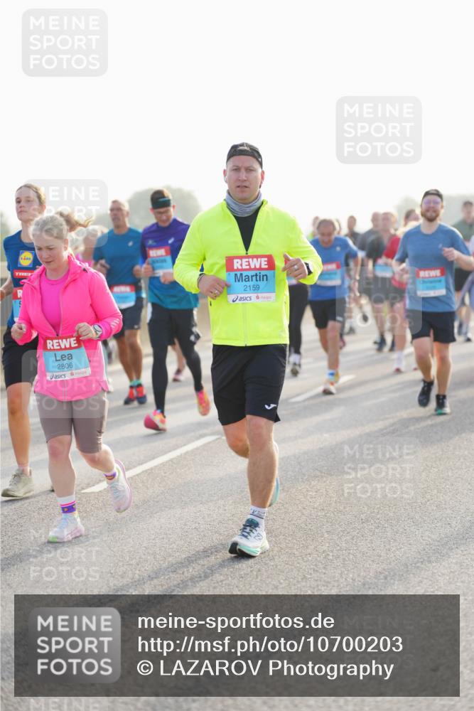 03.10.2026 - Köhlbrandbrückenlauf LAZAROV Photography http://msf.ph/oto/10700203 03.10.2026 09:22:23 Position 3 2159, 2806 meine-sportfotos.de