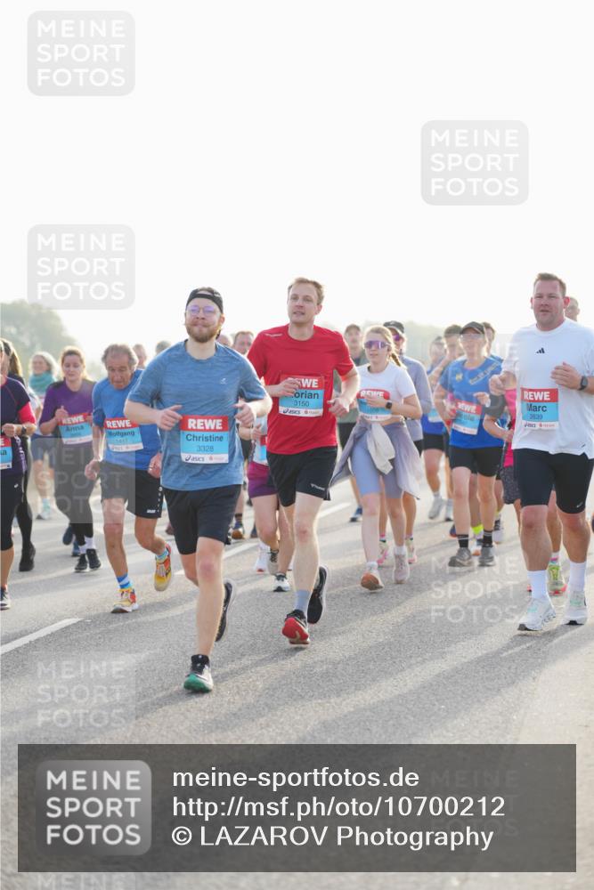 03.10.2026 - Köhlbrandbrückenlauf LAZAROV Photography http://msf.ph/oto/10700212 03.10.2026 09:22:24 Position 3 1417, 3328, 3150, 1009, 2639 meine-sportfotos.de