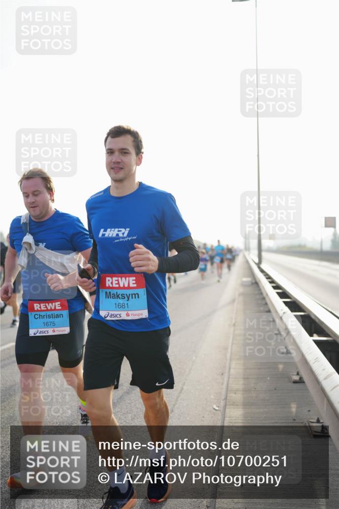 03.10.2026 - Köhlbrandbrückenlauf LAZAROV Photography http://msf.ph/oto/10700251 03.10.2026 09:22:30 Position 3 1675, 1681 meine-sportfotos.de