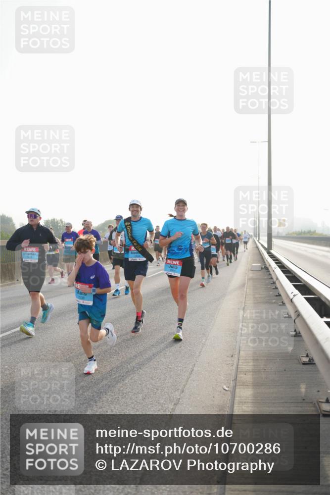 03.10.2026 - Köhlbrandbrückenlauf LAZAROV Photography http://msf.ph/oto/10700286 03.10.2026 09:22:35 Position 3  meine-sportfotos.de