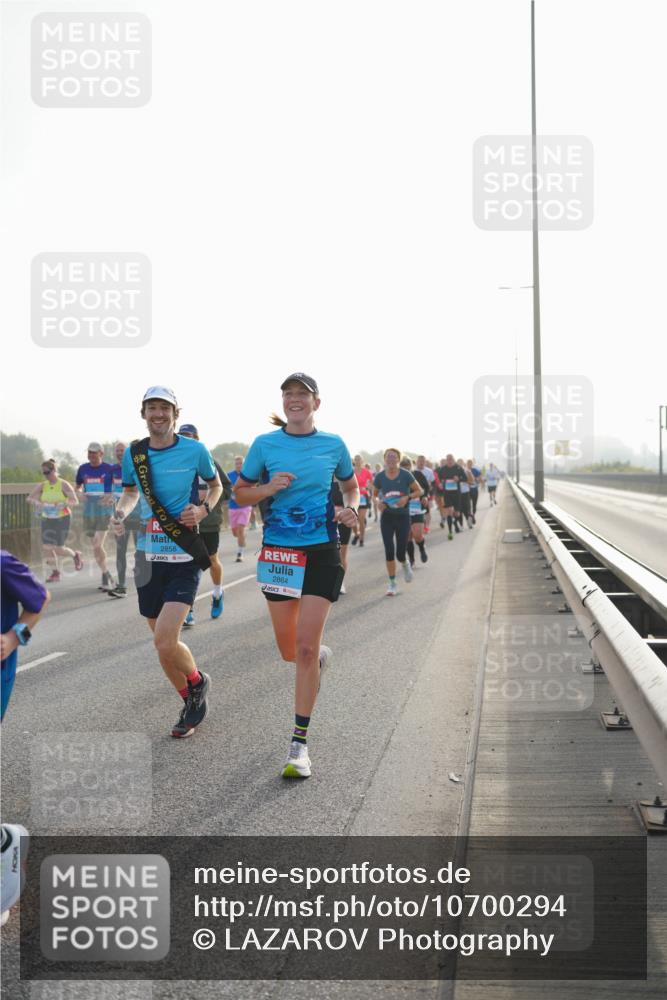 03.10.2026 - Köhlbrandbrückenlauf LAZAROV Photography http://msf.ph/oto/10700294 03.10.2026 09:22:36 Position 3 2858, 2864 meine-sportfotos.de