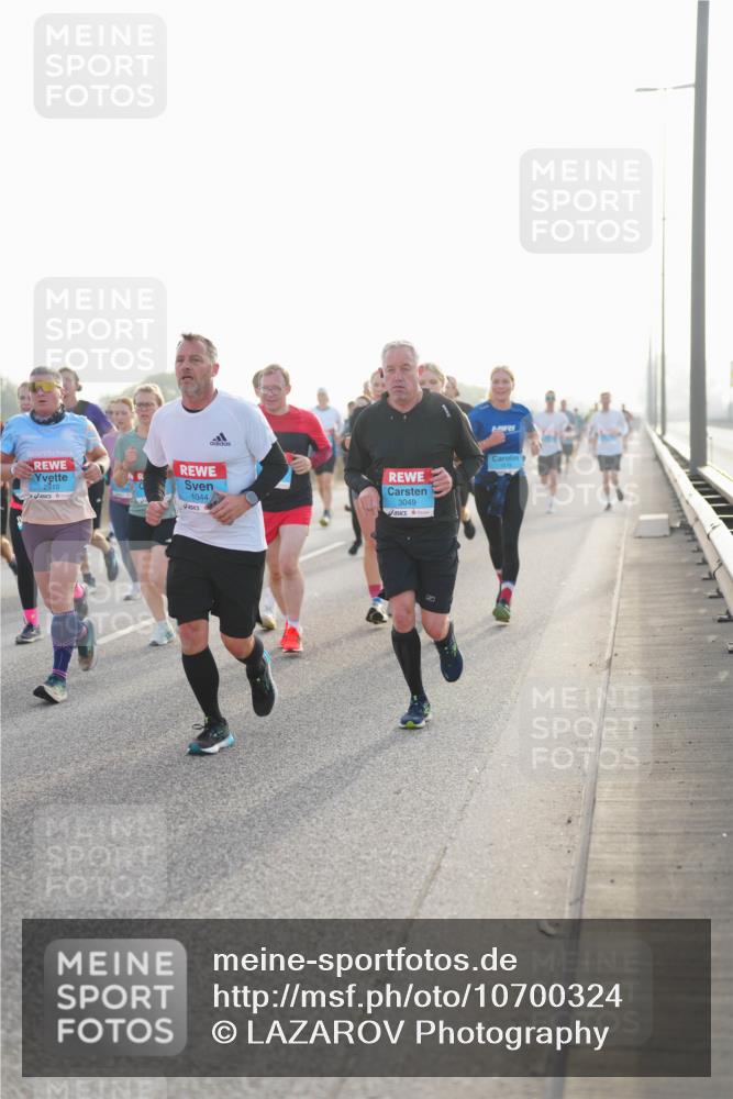 03.10.2026 - Köhlbrandbrückenlauf LAZAROV Photography http://msf.ph/oto/10700324 03.10.2026 09:22:41 Position 3 2910, 1044, 3049 meine-sportfotos.de