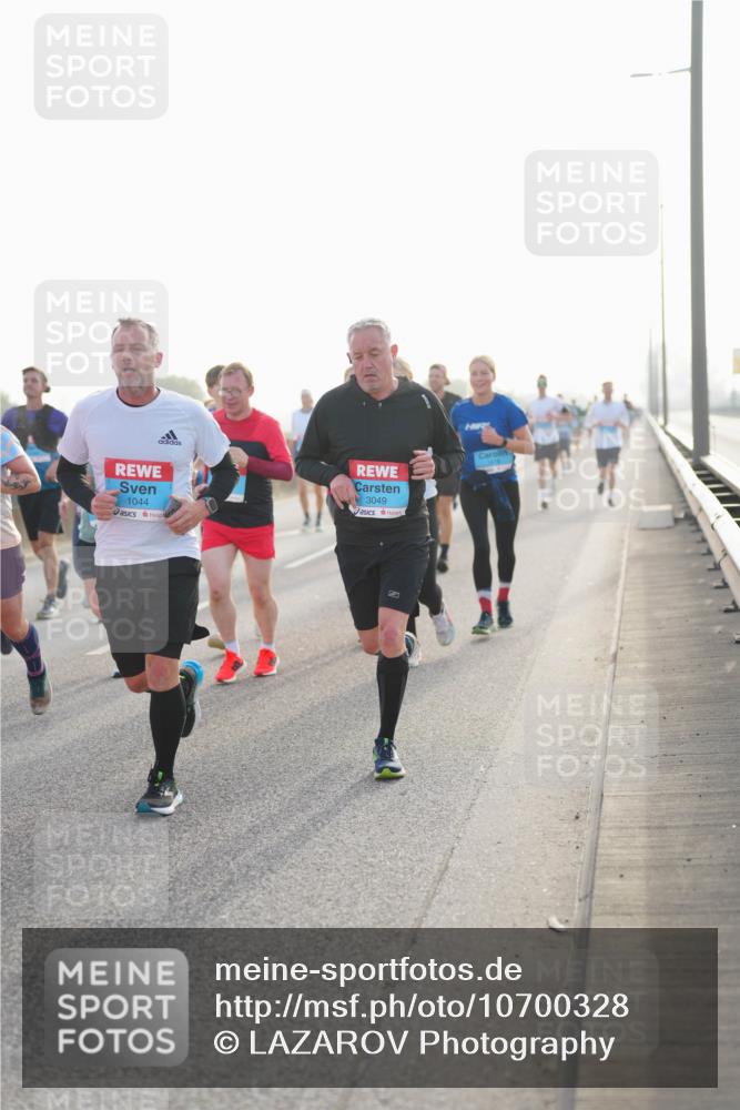 03.10.2026 - Köhlbrandbrückenlauf LAZAROV Photography http://msf.ph/oto/10700328 03.10.2026 09:22:41 Position 3 1044, 3049 meine-sportfotos.de