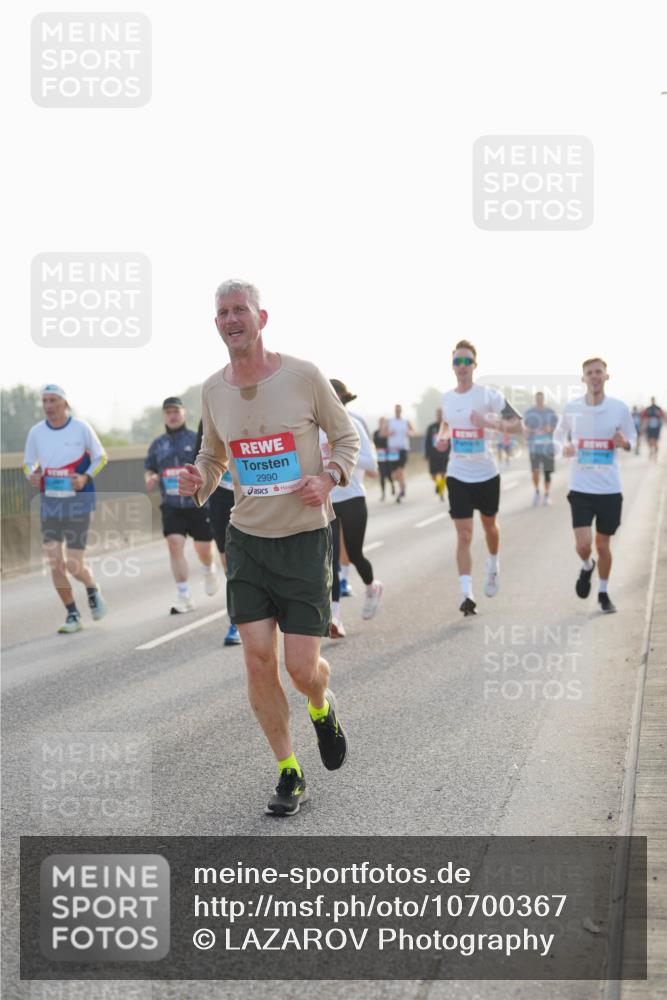 03.10.2026 - Köhlbrandbrückenlauf LAZAROV Photography http://msf.ph/oto/10700367 03.10.2026 09:22:45 Position 3 2990 meine-sportfotos.de