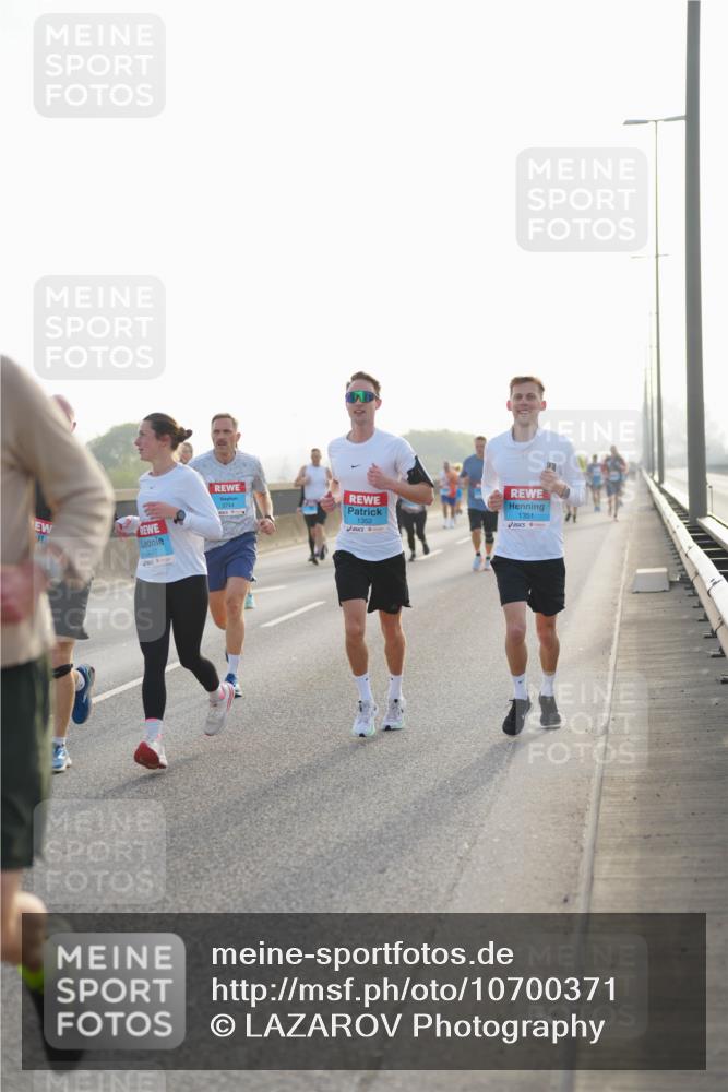 03.10.2026 - Köhlbrandbrückenlauf LAZAROV Photography http://msf.ph/oto/10700371 03.10.2026 09:22:46 Position 3 3017, 1352, 1351 meine-sportfotos.de