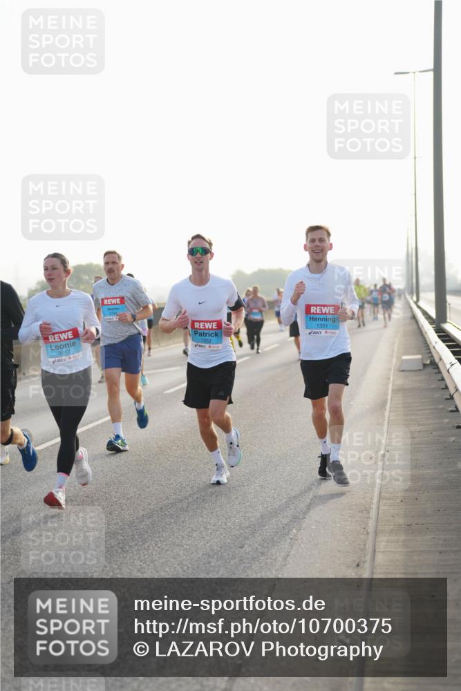 03.10.2026 - Köhlbrandbrückenlauf LAZAROV Photography http://msf.ph/oto/10700375 03.10.2026 09:22:46 Position 3 3017, 1352, 1351 meine-sportfotos.de