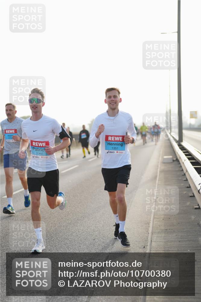 03.10.2026 - Köhlbrandbrückenlauf LAZAROV Photography http://msf.ph/oto/10700380 03.10.2026 09:22:47 Position 3 1352, 1351 meine-sportfotos.de