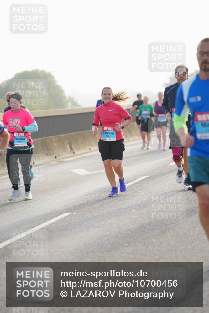 03.10.2026 - Köhlbrandbrückenlauf LAZAROV Photography http://msf.ph/oto/10700456 03.10.2026 09:23:01 Position 3 1986, 2996 meine-sportfotos.de