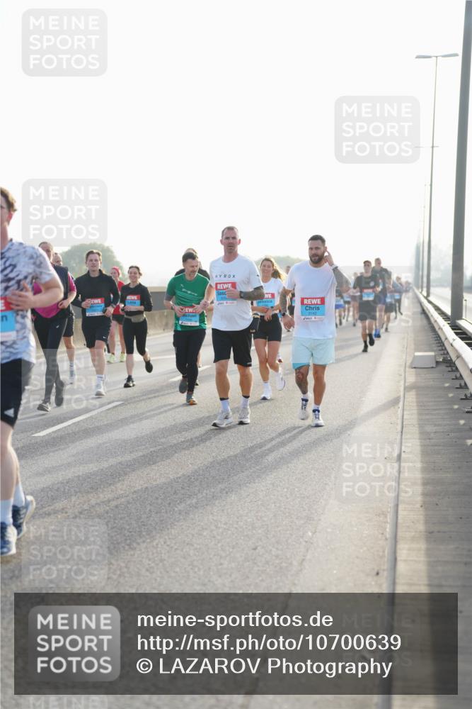 03.10.2026 - Köhlbrandbrückenlauf LAZAROV Photography http://msf.ph/oto/10700639 03.10.2026 09:23:26 Position 3  meine-sportfotos.de