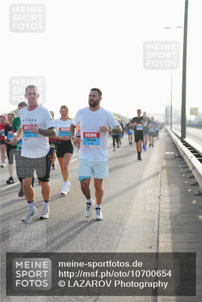 03.10.2026 - Köhlbrandbrückenlauf LAZAROV Photography http://msf.ph/oto/10700654 03.10.2026 09:23:27 Position 3 3050, 3142 meine-sportfotos.de