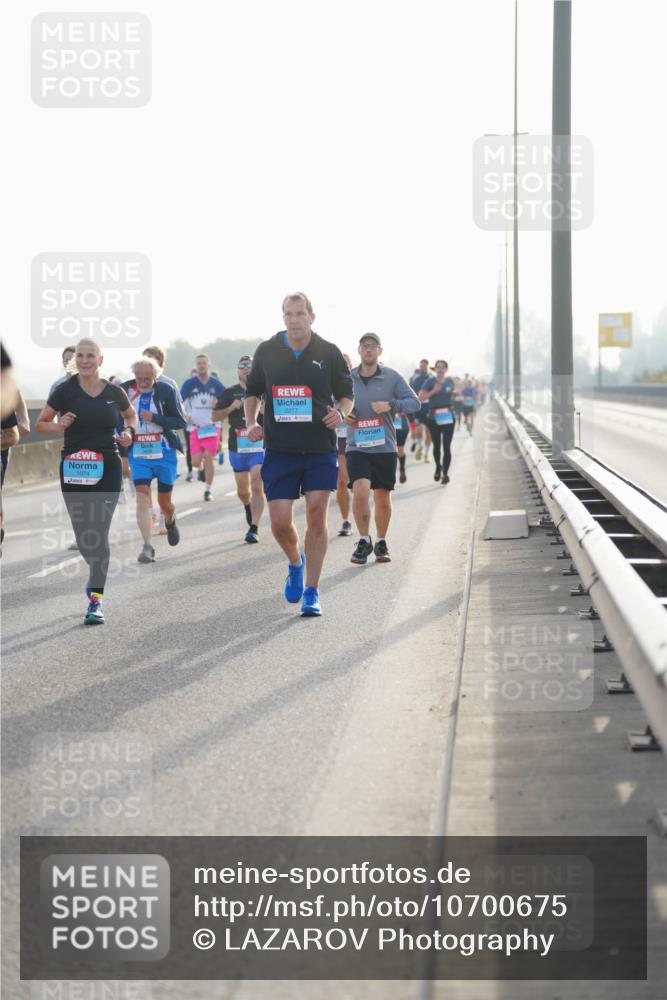 03.10.2026 - Köhlbrandbrückenlauf LAZAROV Photography http://msf.ph/oto/10700675 03.10.2026 09:23:32 Position 3 2277, 1074 meine-sportfotos.de