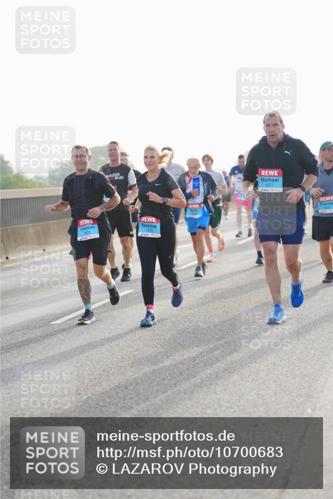 03.10.2026 - Köhlbrandbrückenlauf LAZAROV Photography http://msf.ph/oto/10700683 03.10.2026 09:23:33 Position 3 1075, 1074, 2277, 2627 meine-sportfotos.de