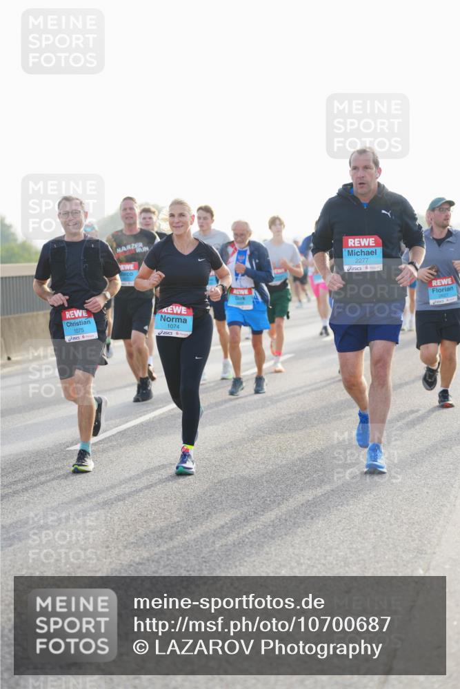 03.10.2026 - Köhlbrandbrückenlauf LAZAROV Photography http://msf.ph/oto/10700687 03.10.2026 09:23:33 Position 3 1075, 1074, 2277 meine-sportfotos.de