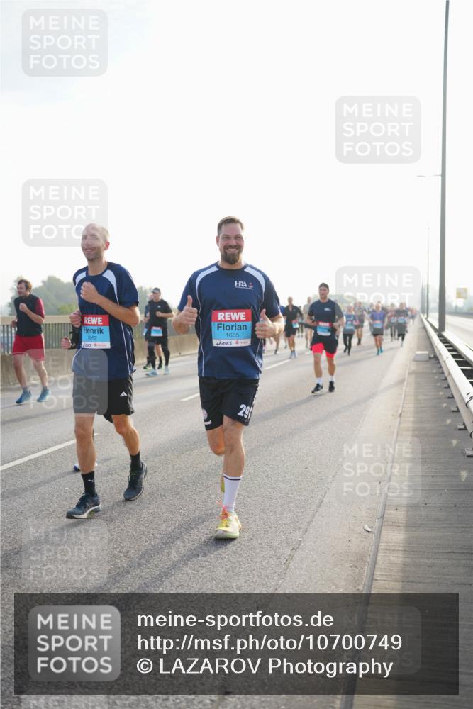 03.10.2026 - Köhlbrandbrückenlauf LAZAROV Photography http://msf.ph/oto/10700749 03.10.2026 09:23:44 Position 3 1652, 1655, 29 meine-sportfotos.de