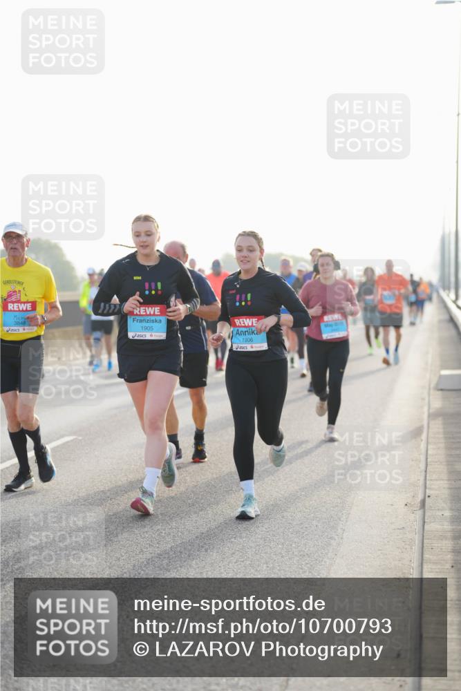 03.10.2026 - Köhlbrandbrückenlauf LAZAROV Photography http://msf.ph/oto/10700793 03.10.2026 09:23:50 Position 3 3848, 1905, 1906 meine-sportfotos.de