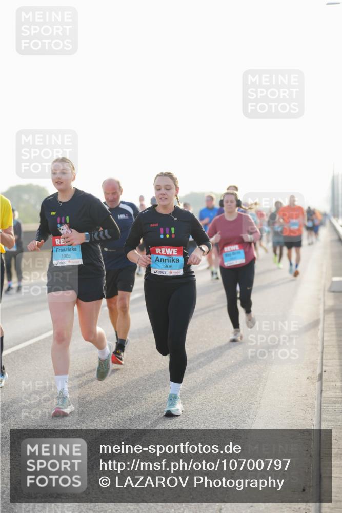 03.10.2026 - Köhlbrandbrückenlauf LAZAROV Photography http://msf.ph/oto/10700797 03.10.2026 09:23:50 Position 3 1905, 1906 meine-sportfotos.de
