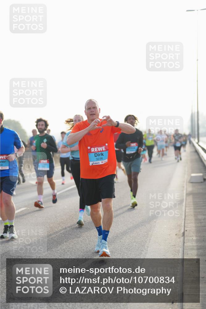 03.10.2026 - Köhlbrandbrückenlauf LAZAROV Photography http://msf.ph/oto/10700834 03.10.2026 09:23:55 Position 3 32, 3236 meine-sportfotos.de