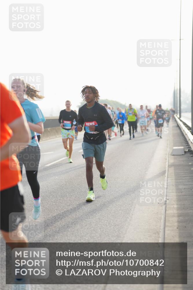 03.10.2026 - Köhlbrandbrückenlauf LAZAROV Photography http://msf.ph/oto/10700842 03.10.2026 09:23:56 Position 3  meine-sportfotos.de