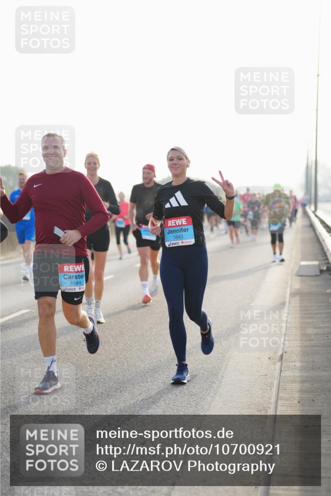 03.10.2026 - Köhlbrandbrückenlauf LAZAROV Photography http://msf.ph/oto/10700921 03.10.2026 09:24:09 Position 3 1544, 1543 meine-sportfotos.de