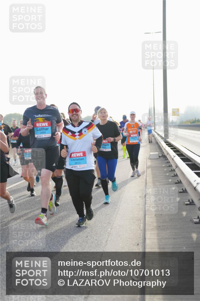 03.10.2026 - Köhlbrandbrückenlauf LAZAROV Photography http://msf.ph/oto/10701013 03.10.2026 09:24:27 Position 3 2889, 2812, 2855 meine-sportfotos.de
