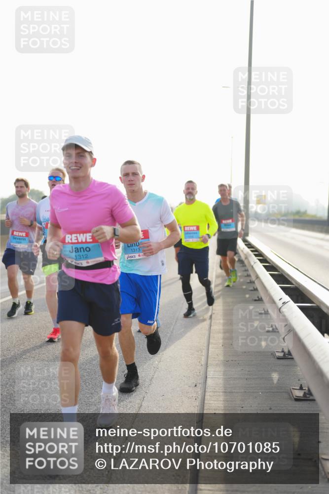 03.10.2026 - Köhlbrandbrückenlauf LAZAROV Photography http://msf.ph/oto/10701085 03.10.2026 09:24:37 Position 3 1312, 1313 meine-sportfotos.de