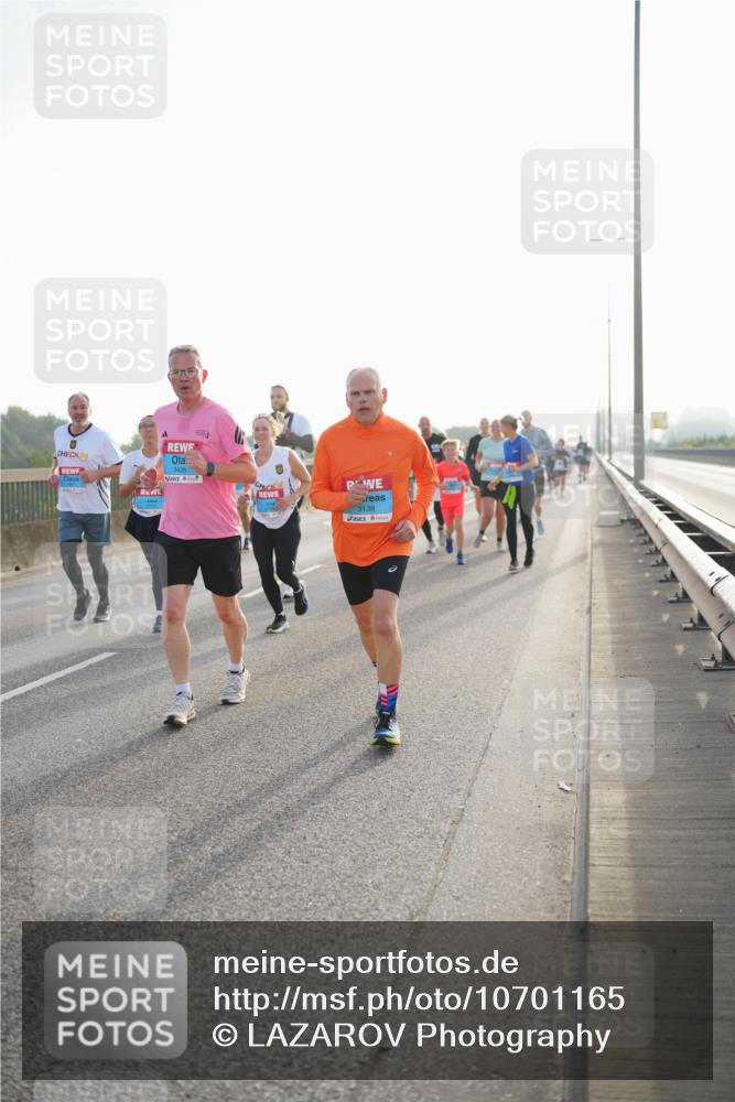 03.10.2026 - Köhlbrandbrückenlauf LAZAROV Photography http://msf.ph/oto/10701165 03.10.2026 09:24:52 Position 3 24, 3428, 3138 meine-sportfotos.de