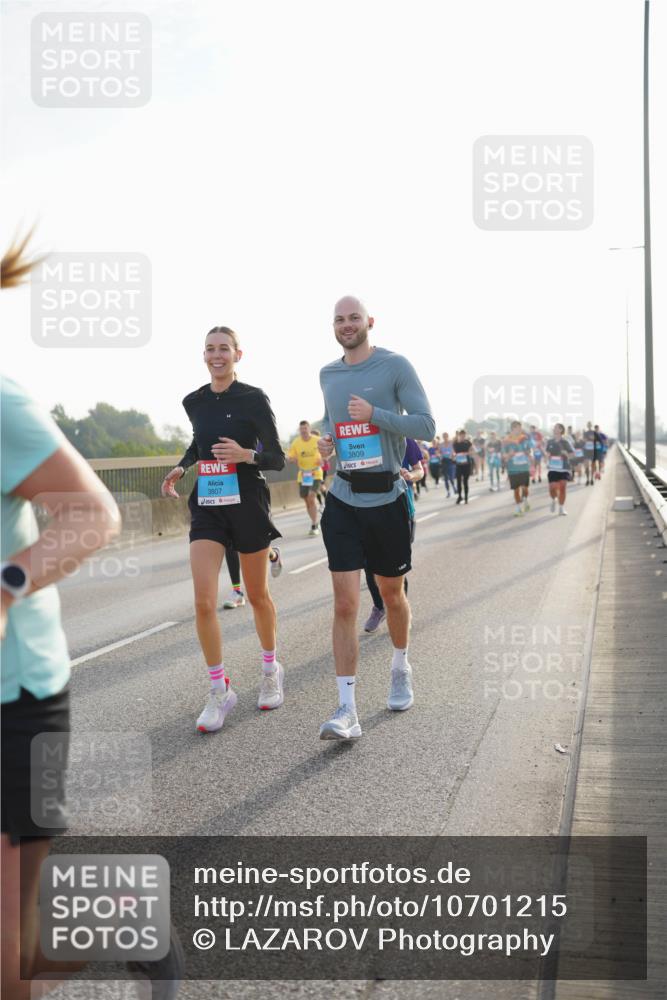 03.10.2026 - Köhlbrandbrückenlauf LAZAROV Photography http://msf.ph/oto/10701215 03.10.2026 09:24:57 Position 3 3807, 3809 meine-sportfotos.de