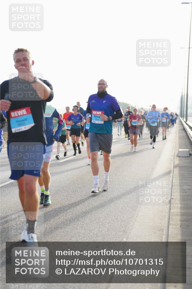 03.10.2026 - Köhlbrandbrückenlauf LAZAROV Photography http://msf.ph/oto/10701315 03.10.2026 09:25:15 Position 3 3800, 3324 meine-sportfotos.de
