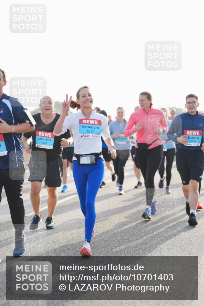 03.10.2026 - Köhlbrandbrückenlauf LAZAROV Photography http://msf.ph/oto/10701403 03.10.2026 09:25:36 Position 3 1016, 1017, 2959 meine-sportfotos.de