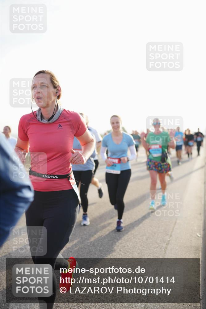 03.10.2026 - Köhlbrandbrückenlauf LAZAROV Photography http://msf.ph/oto/10701414 03.10.2026 09:25:39 Position 3 6 meine-sportfotos.de