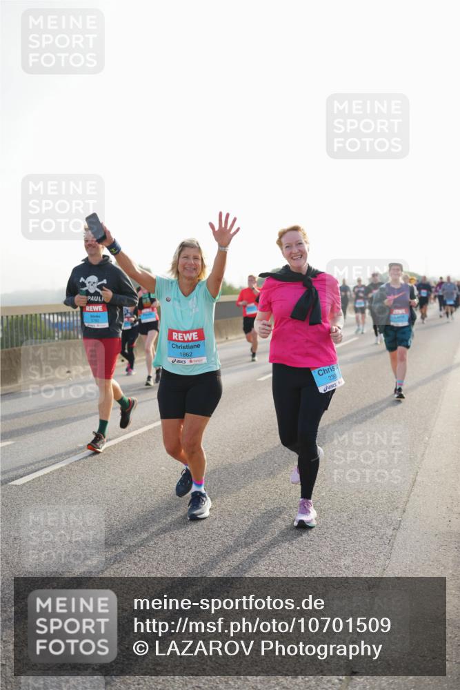 03.10.2026 - Köhlbrandbrückenlauf LAZAROV Photography http://msf.ph/oto/10701509 03.10.2026 09:26:07 Position 3 1862, 239 meine-sportfotos.de