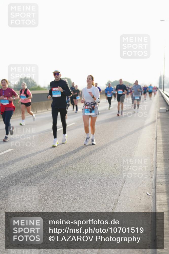 03.10.2026 - Köhlbrandbrückenlauf LAZAROV Photography http://msf.ph/oto/10701519 03.10.2026 09:26:11 Position 3  meine-sportfotos.de